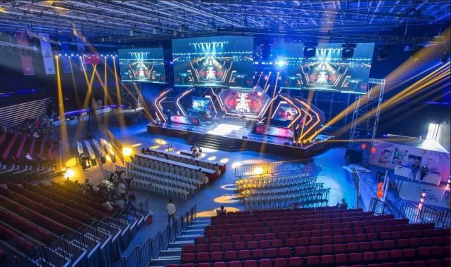 一篇聚焦他 一篇聚焦他